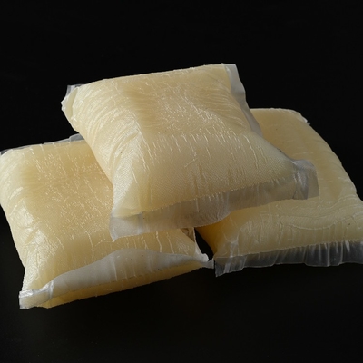 kaufen Milch-weißes Polyolefin-heiße Schmelze klebender CAS No. 9009-54-5 Block-Kissen-Form online manufacture